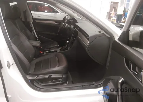 2020 Volkswagen Passat 2.0T Se z USA, uszkodzony, nr VIN 1VWSA7A30LC024712